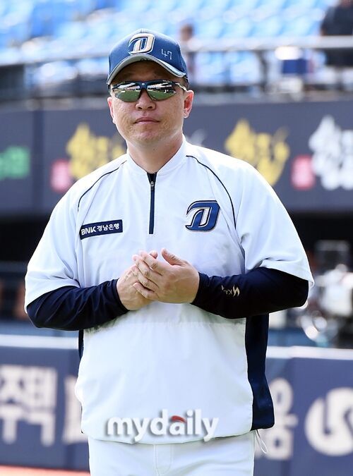 부산 출신인 이동욱 신임 롯데 자이언츠 감독은 코칭스태프 조각이 최우선 과제가 됐다. 사진은 NC 사령탑 시절 이 감독./마이데일리 DB