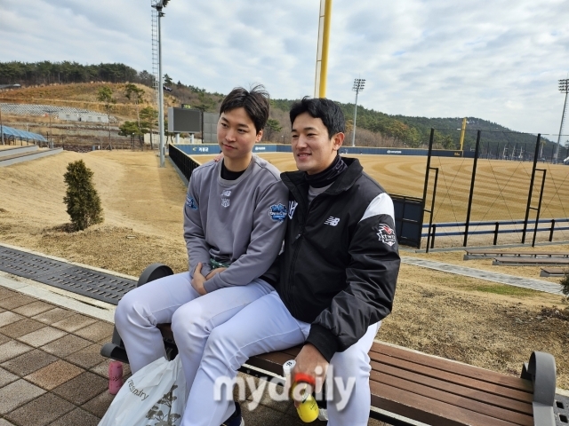 KT 위즈 엄상백과 고영표./기장=김건호 기자 rjsgh2233@mydaily.co.kr