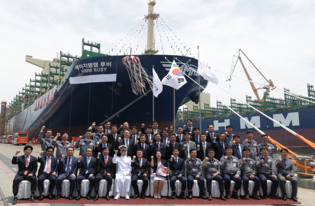 19일 한화오션 옥포조선소에서 열린 