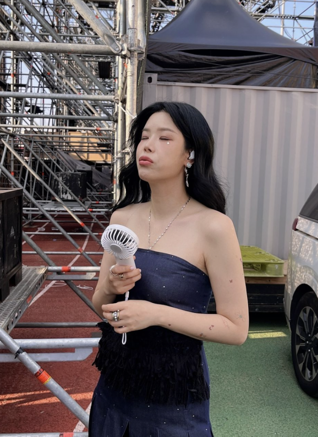 린, 여름 야외 무대서 발라드 불렀나?…