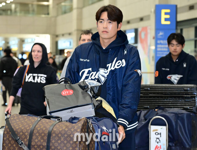 한화이글스 이태양이 4일 인천국제공항을 통해 일본 오키나와 스프링캠프를 마치고 귀국했다./마이데일리