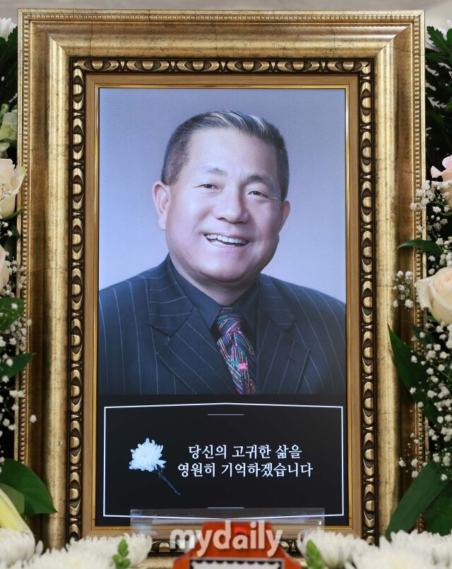 10일 오후 서울 서초구 반포동 가톨릭대학교 서울성모병원장례식장 31호실에 