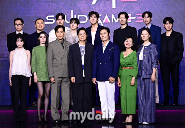 배우 노재원, 양동근, 이진욱, 임시완, 강하늘, 위하준, 박성훈, 이다윗, 채국희, 강애심, 이병헌, 황동혁 감독, 이정재, 박규영, 조유리(왼쪽 위부터 시계방향) / 마이데일리