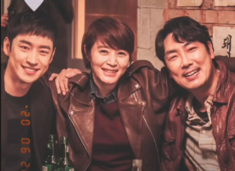 tvN 드라마 '시그널' 이제훈(왼쪽), 김혜수(가운데), 조진웅(오른쪽) / 김혜수 개인 인스타그램