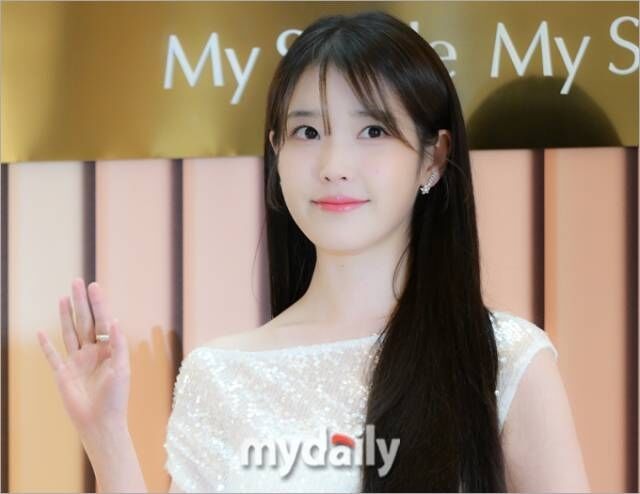 아이유 / 아이돌차트
