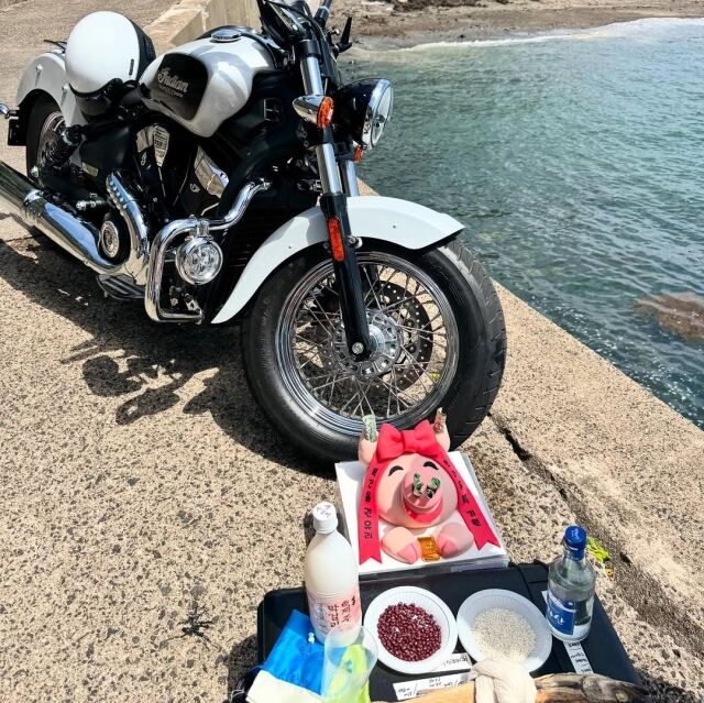 소녀시대 유리가 제주도에서 바이크를 타는 모습을 공개했다. / 유리 인스타그램 캡처