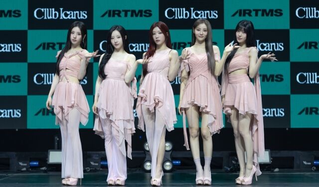 그룹 아르테미스가 새 미니앨범 '클럽 이카루스' 쇼케이스를 개최했다. / 모드하우스