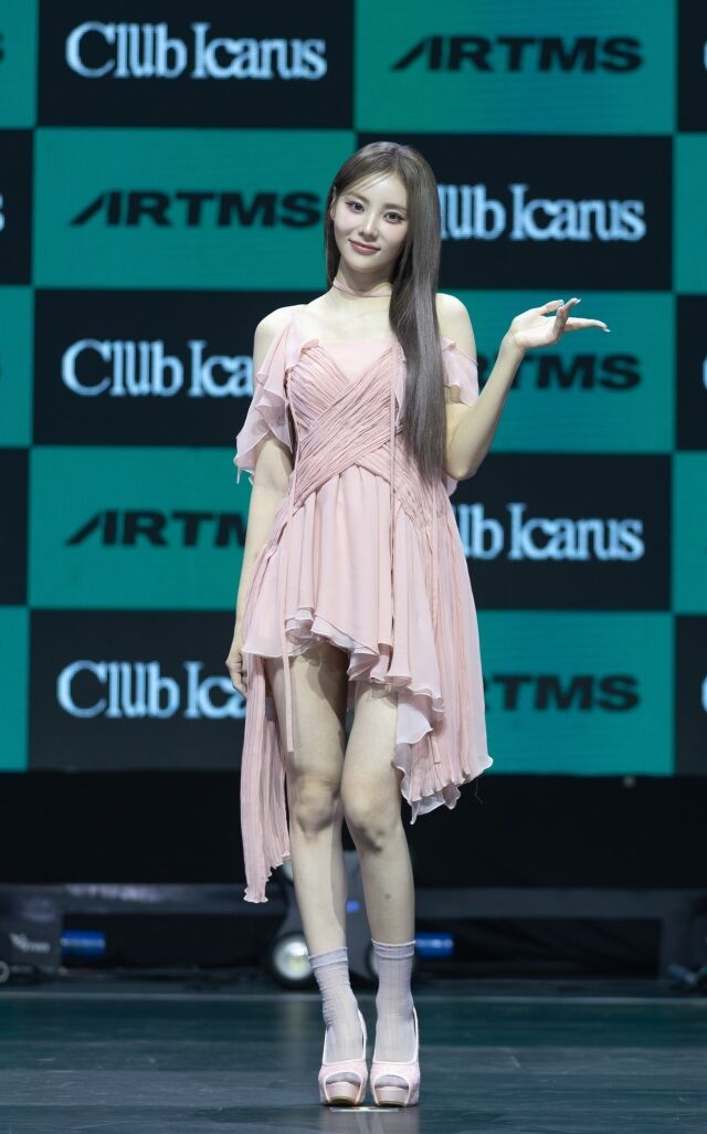 그룹 아르테미스 진솔 / 모드하우스