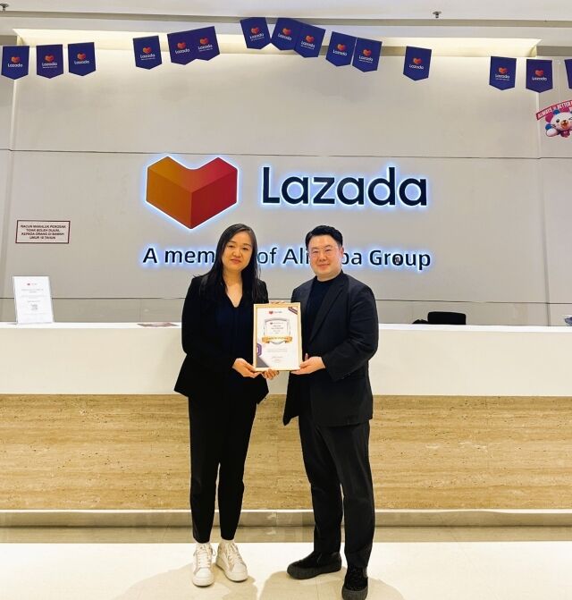 LAZADA KAYA QIN CBO와 이철호 라라스테이션 대표 /