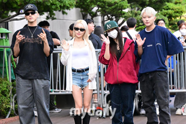 혼성 그룹 카드 / 마이데일리