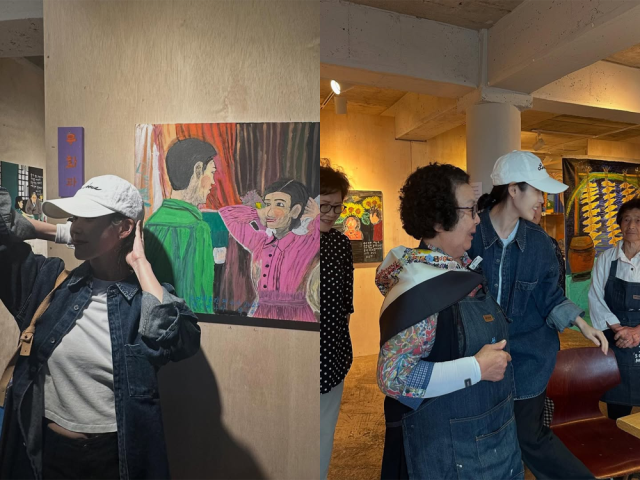 아이유가 그림전에 방문했다./아이유 인스타그램