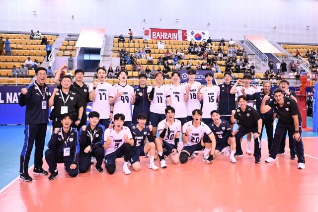 지난 16일 AVC 네이션스컵 D조 첫 경기인 뉴질랜드전에서 승리를 거둔 한국 남자배구대표팀./AVC