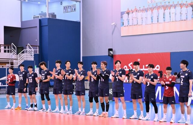 베트남과의 경기를 앞두고 도열한 한국 대표팀./AVC