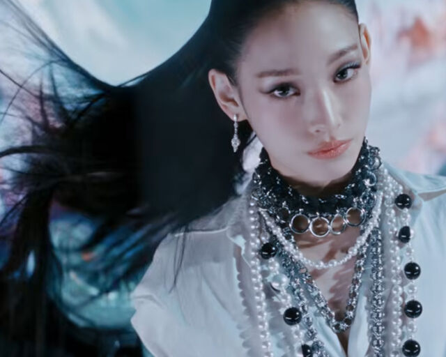올데이 프로젝트의 멤버들의 서사가 밝혀져 화제다. / 올데이 프로젝트 'FAMOUS' 뮤직비디오