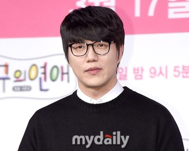 성시경이 두 브랜드의 신발 매장에서 플렉스 하는 모습을 보여줬다. / 마이데일리 DB