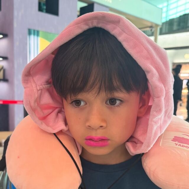 윌리엄이 립스틱을 발랐다./샘 해밍턴 인스타그램