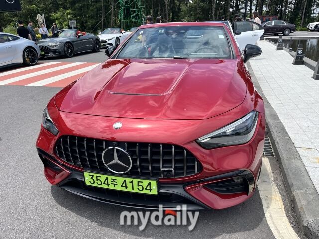 메르세데스-AMG CLE 53 4MATIC+ 카브리올레. /심지원 기자