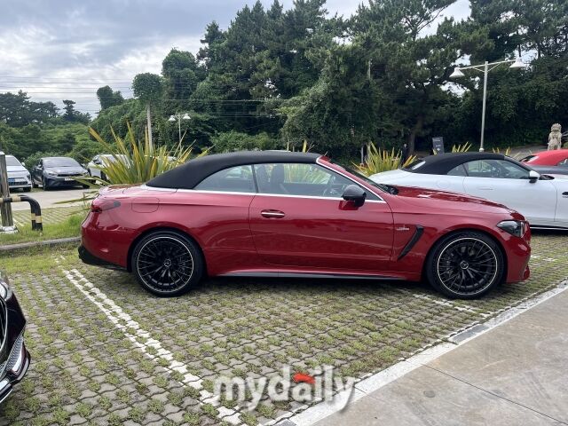 CLE 53 4MATIC+ 카브리올레 측면. /심지원 기자