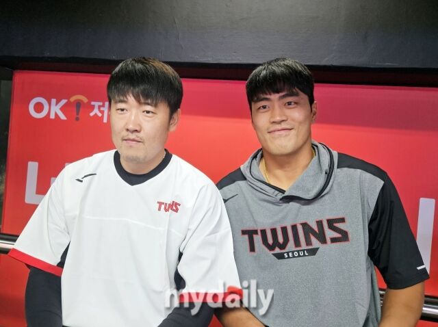 LG 유니폼을 입은 김준태와 천성호./수원=심혜진 기자