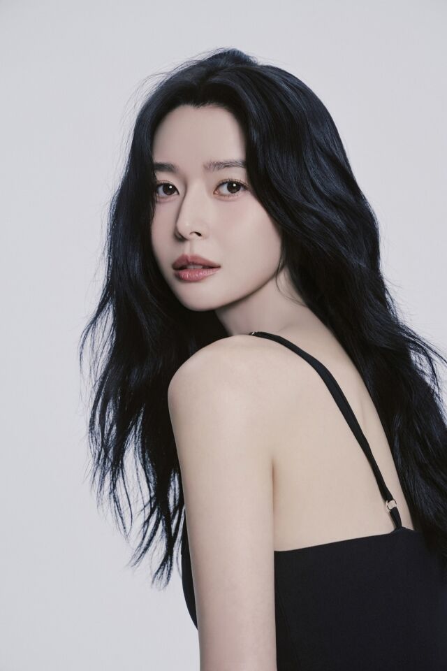 배우 권나라 프로필 / 써브라임