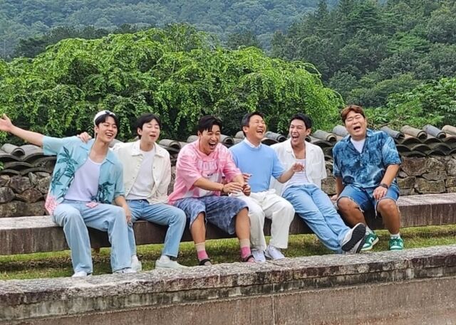 방송인 조세호가 '1박2일' 시즌4 멤버들의 단체 사진을 공개했다. / 조세호 인스타그램 캡처