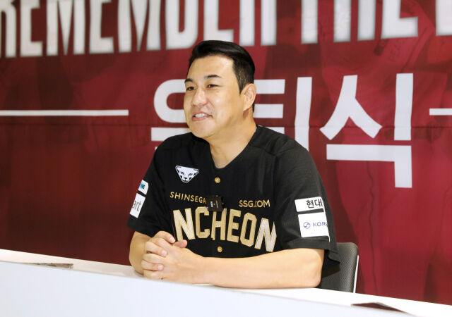 은퇴식 공식 기자회견에 참석한 김강민./SSG 랜더스