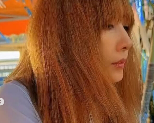 김완선이 탈색 머리를 하고 일본 여행에 나섰다. / 김완선 소셜미디어 캡처