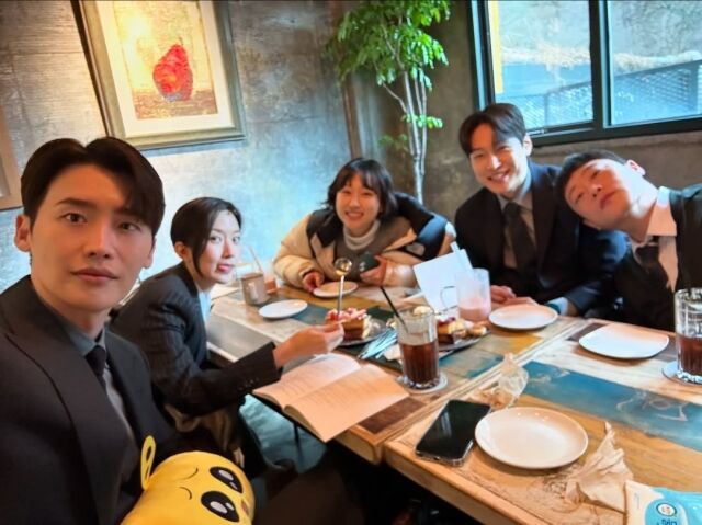 이종석이 '서초동' 촬영 현장을 공개했다./이종석 인스타그램