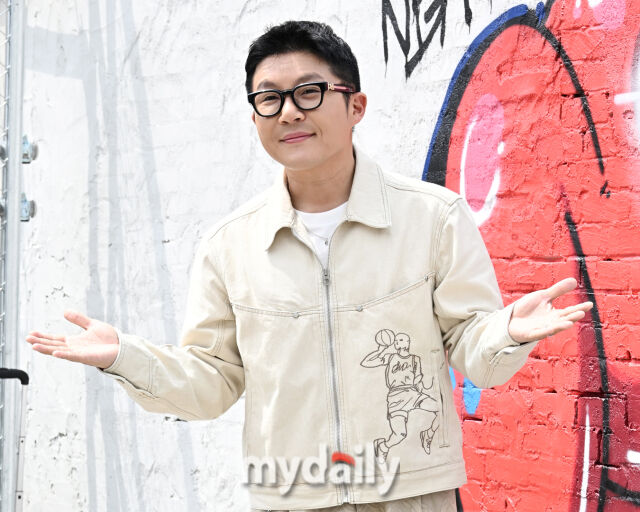 조세호가 명품 가방을 사도 들고 다니지 못하고 있다고 밝혔다. / 마이데일리 DB