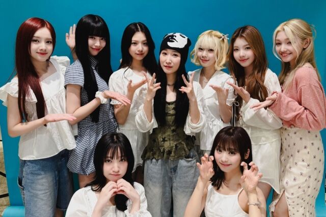 그룹 유니스 X noa 디지털 싱글 '쉐이킹 마이 헤드' 커버 이미지/UNIS OFFICIAL