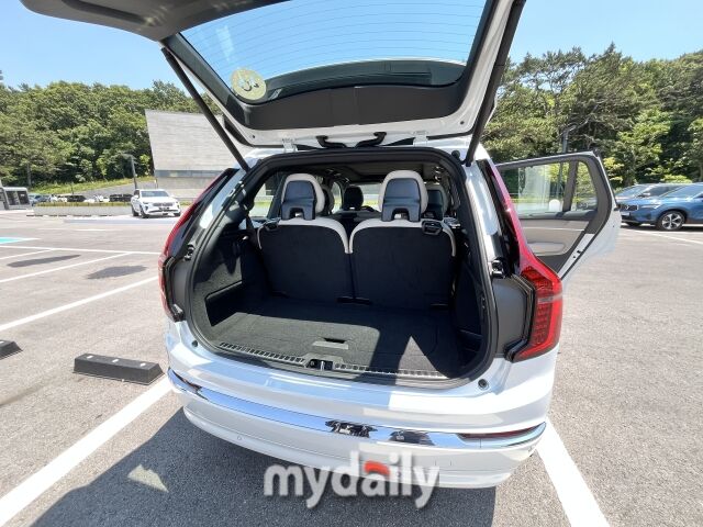 볼보 ‘더 뉴 XC90’ 트렁크. /심지원 기자