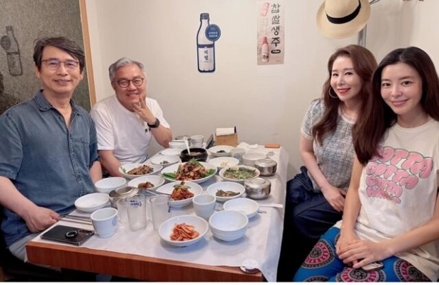 유시민, 최강욱, 오윤혜, 김규리./소셜미디어