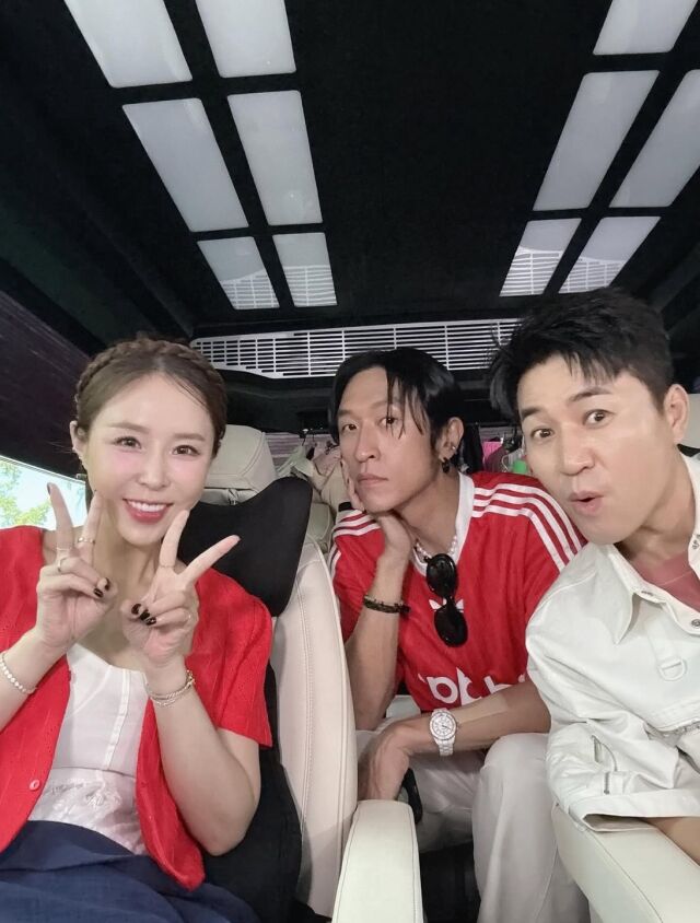 왼쪽부터 그룹 코요태 멤버 신지, 빽가, 김종민 / 신지 인스타그램