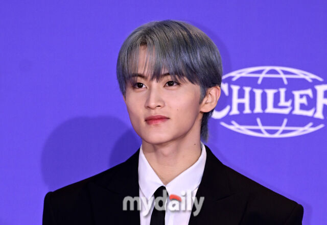 2025년 7월 14일 오전 서울 잠실 롯데시네마 월드타워점에서 NCT DREAM 정규 5집 'Go Back To Future' 제작발표회가 열렸다. NCT DREAM 마크가 인사하고 있다.