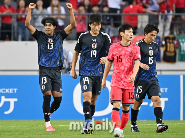 15일 오후 경기도 용인시 용인미르스타디움에서 진행된 ‘2025 동아시아축구연맹(EAFF) E-1 챔피언십(동아시안컵)’ 대한민국과 일본의 경기. 일본 대표팀 저메인 료가 전반7분 선제골을 넣은 뒤 환호하고 있다./송일섭 기자