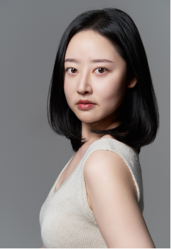 배우 김지민이 오는 21일 고양시 장항야구장에서 열리는 더킴로펌배 제19회 한스타 연예인 야구리그 인터미션과 청춘야구단 경기에 앞서 시구를 할 예정이다./김지민