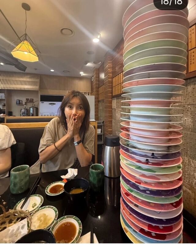 배우 신애라가 매우 바쁜 일상을 공개했다. / 신애라 인스타그램 캡처