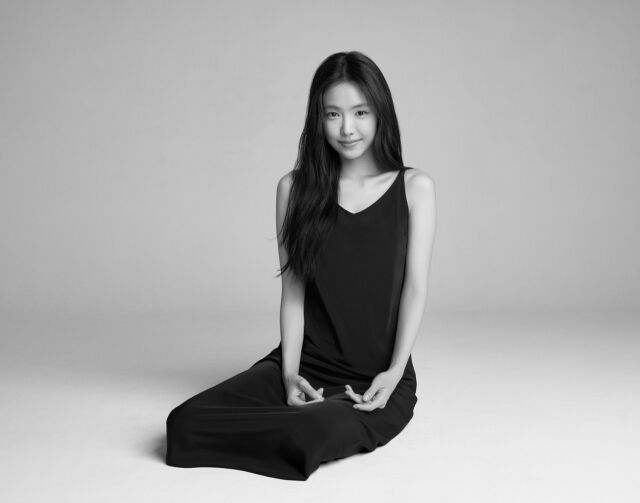 배우 손나은 프로필 사진/제이와이드컴퍼니