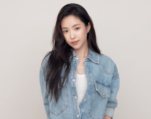 배우 손나은 프로필 사진/제이와이드컴퍼니