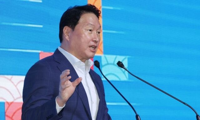 최태원 대한상공회의소 회장이 지난 16일 경주 라한셀렉트 호텔에서 열린 ;제48회 대한상의 하계포럼'에서 개회사를 하고 있다. /대한상의