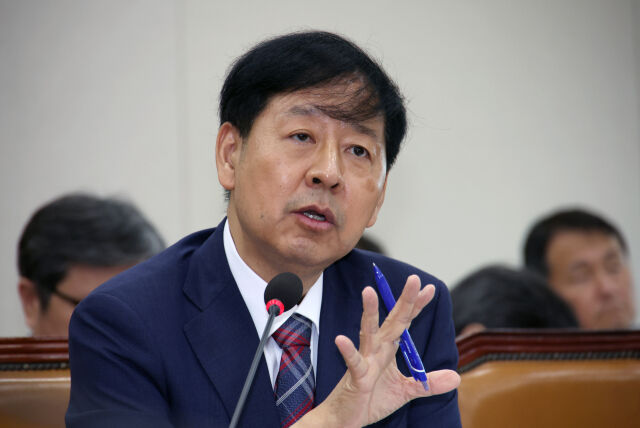 구윤철 기획재정부 장관 후보자가 17일 서울 여의도 국회 기획재정위원회에서 열린 인사청문회에서 질의에 답하고 있다./뉴시스