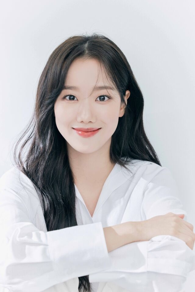 그룹 에이프릴 출신 배우 이나은 / 나무엑터스