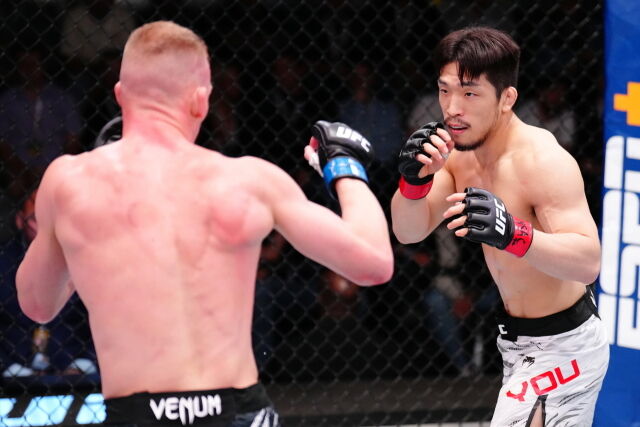 유수영(오른쪽)이 UFC 연승에 도전한다. /UFC 제공