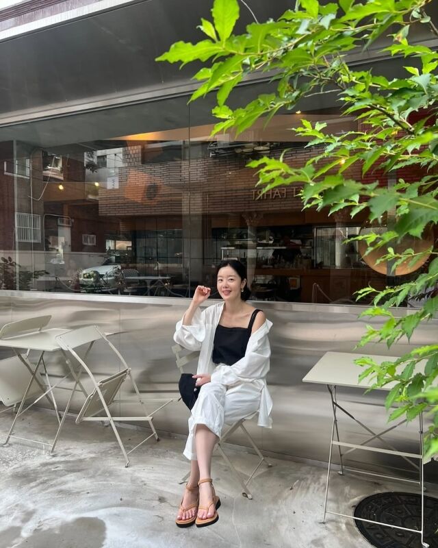 한선화가 일상에서도 빛나는 물광 미모를 자랑했다. / 한선화 인스타그램 캡처