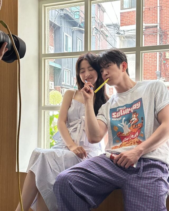 배우 박보영(왼쪽), 박진영 화보 비하인드 / 박보영 공식 SNS