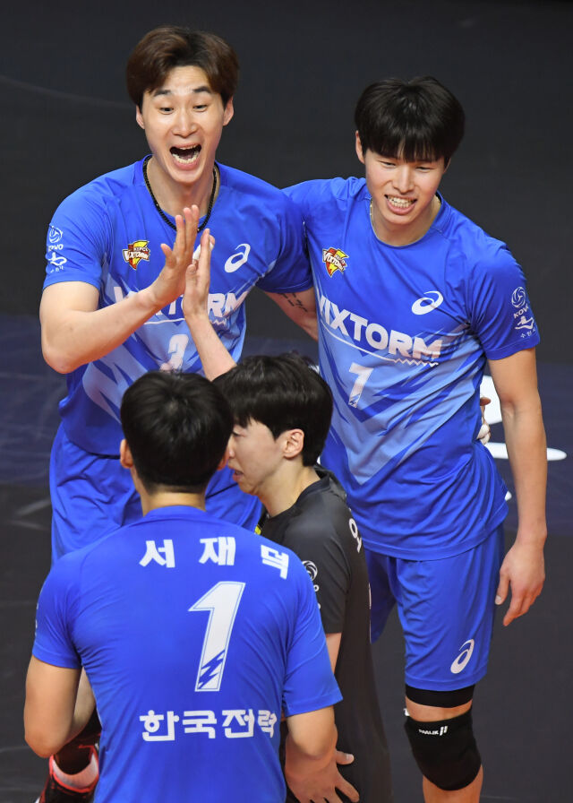 이시몬과 박철우/KOVO