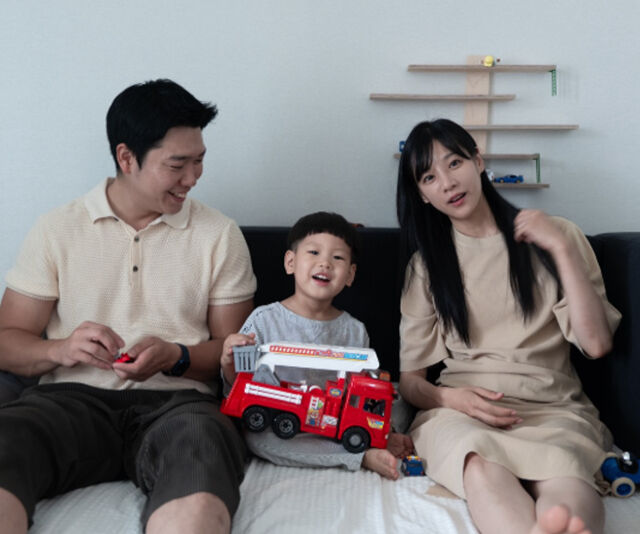 22기 옥순이 경수와 결혼을 앞두고 과거 찍었던 홈스냅을 꺼내 들었다. / 옥순 소셜미디어