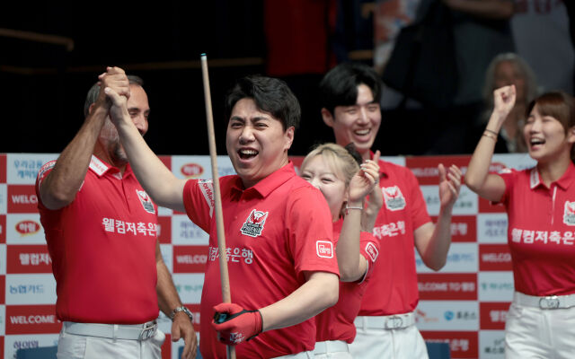 웰컴저축은행 김종원이 7세트 승리 후 환호하고 있다./PBA