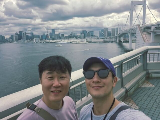 손석구와 감독 안국진 사진./손석구 SNS