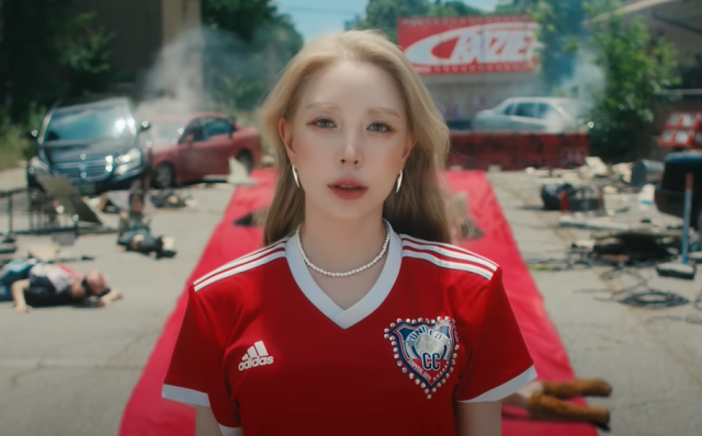 보아 정규 11집 'Crazier' 뮤비 티저/ 유튜브 채널 SMTOWN 캡처